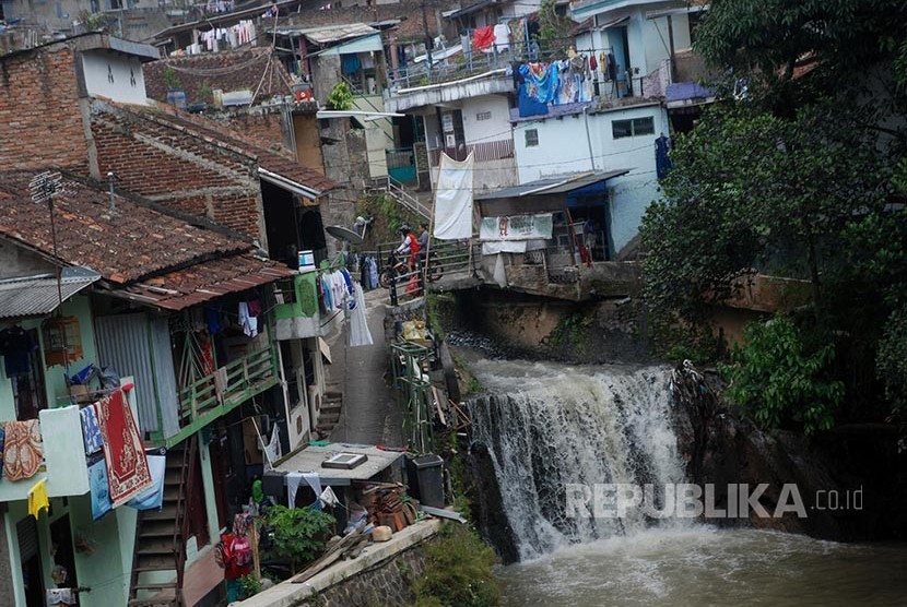 Detail Rumah Di Bantaran Sungai Nomer 22