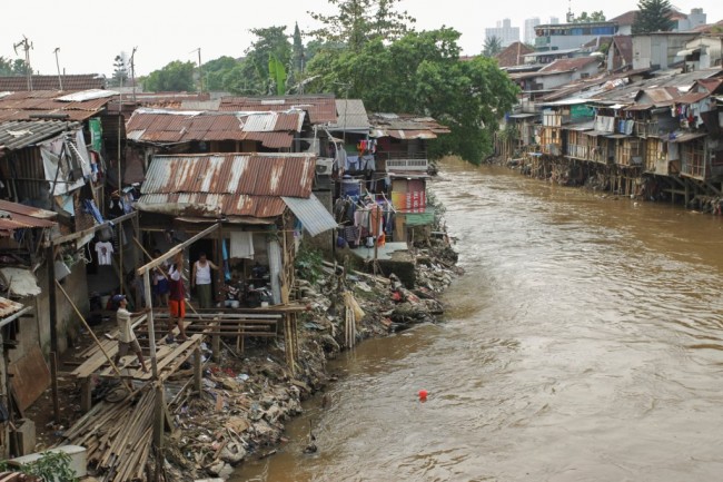 Detail Rumah Di Bantaran Sungai Nomer 41