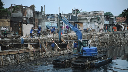 Detail Rumah Di Bantaran Sungai Nomer 48