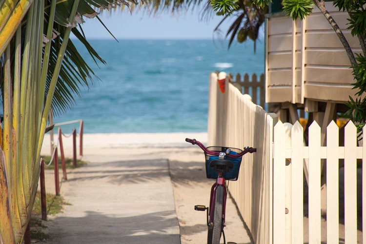 Detail Rumah Di Pinggir Pantai Nomer 51