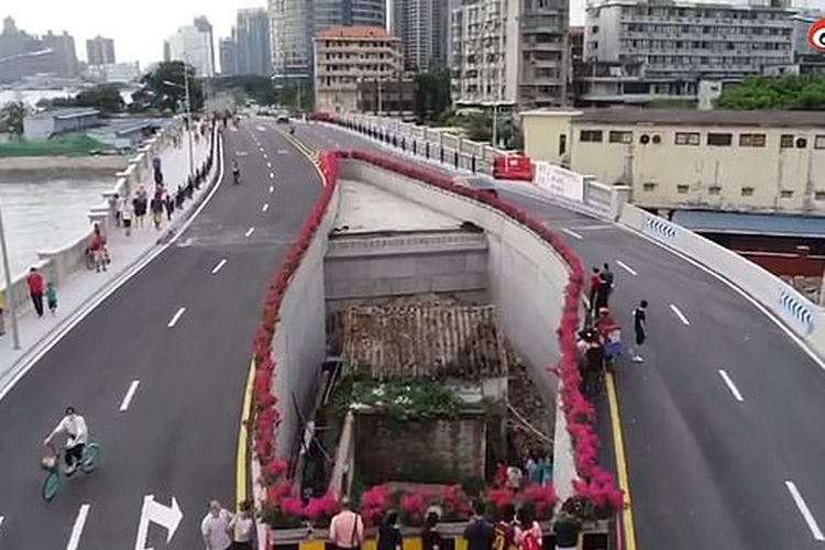 Rumah Di Tengah Jalan - KibrisPDR