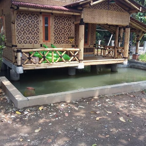 Detail Rumah Diatas Kolam Nomer 39