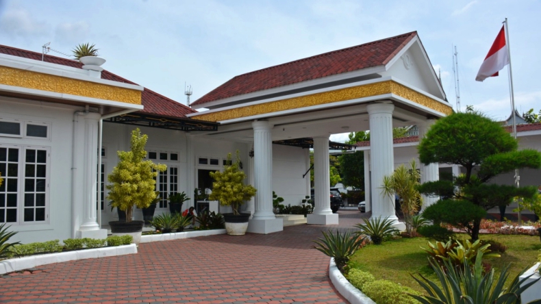 Detail Rumah Dinas Gubernur Jatim Nomer 7