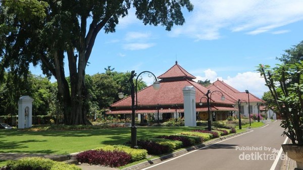 Rumah Dinas Walikota Bandung - KibrisPDR