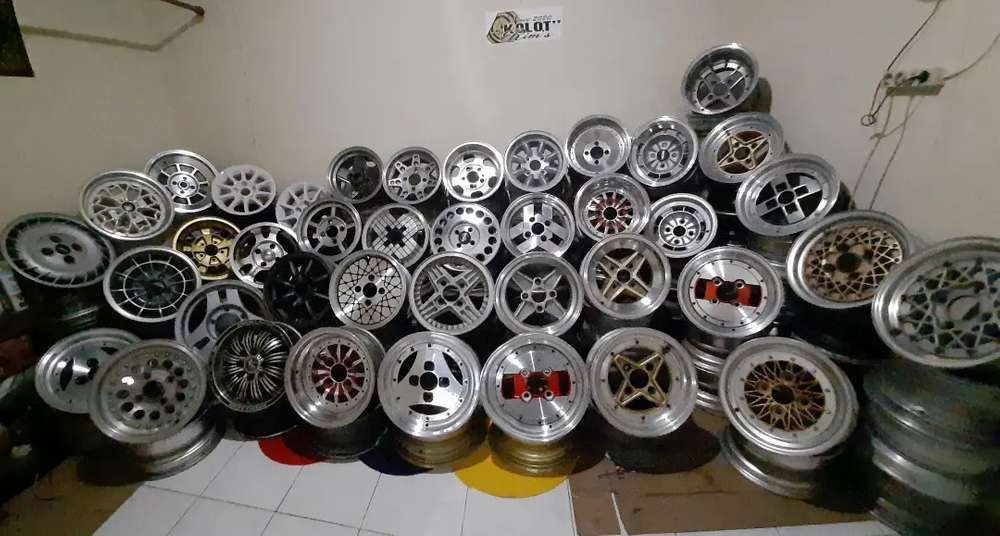 Detail Velg Mobil Retro Nomer 10