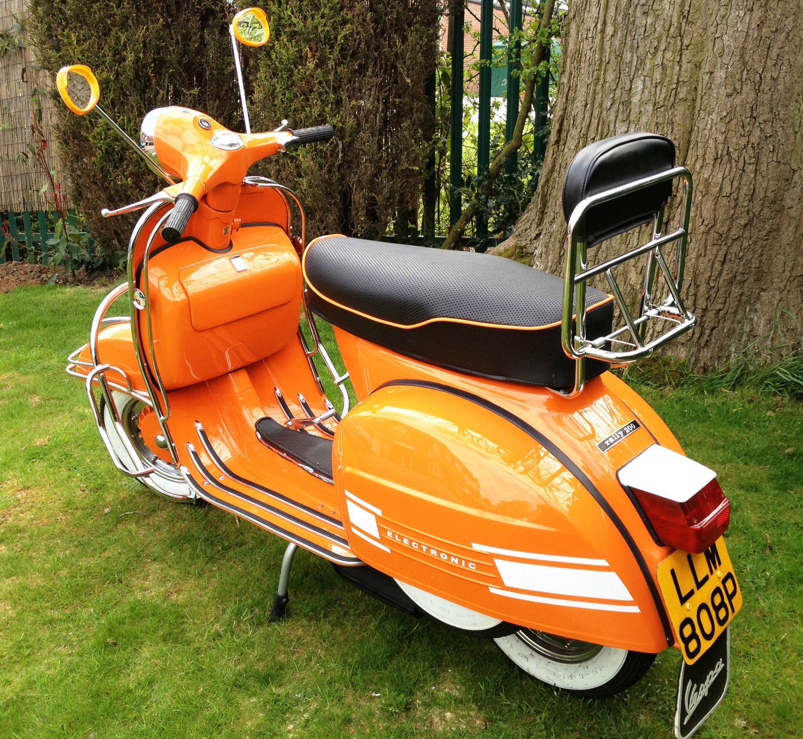 Detail Vespa Sprint Rally 200 Nomer 21