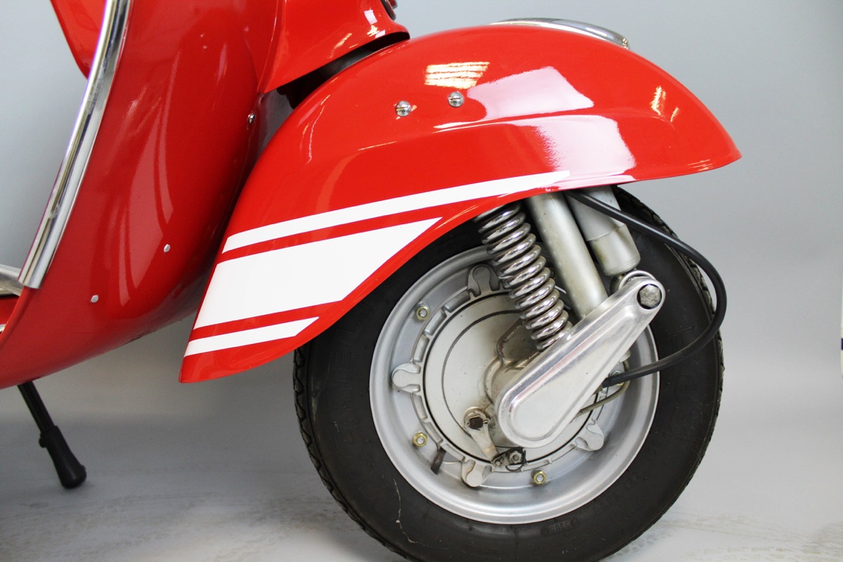 Detail Vespa Sprint Rally 200 Nomer 32