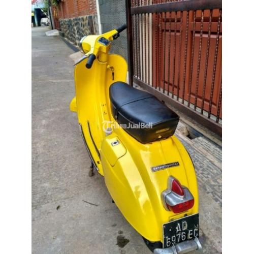 Detail Vespa Warna Kuning Lemon Nomer 45