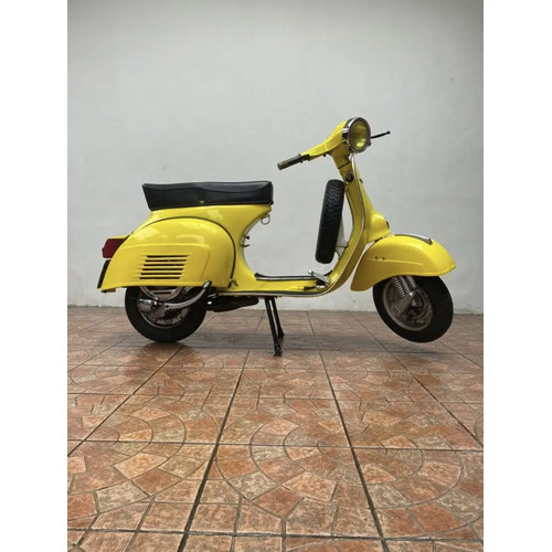 Detail Vespa Warna Kuning Lemon Nomer 48