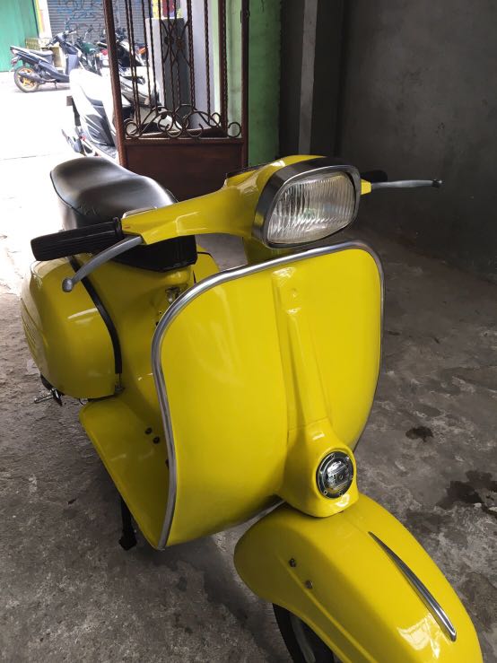 Detail Vespa Warna Kuning Lemon Nomer 51