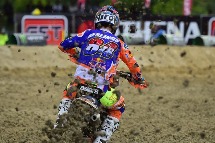 Detail Video Kejuaraan Motocross Dunia Nomer 45