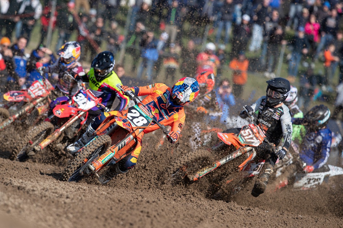 Detail Video Kejuaraan Motocross Dunia Nomer 46