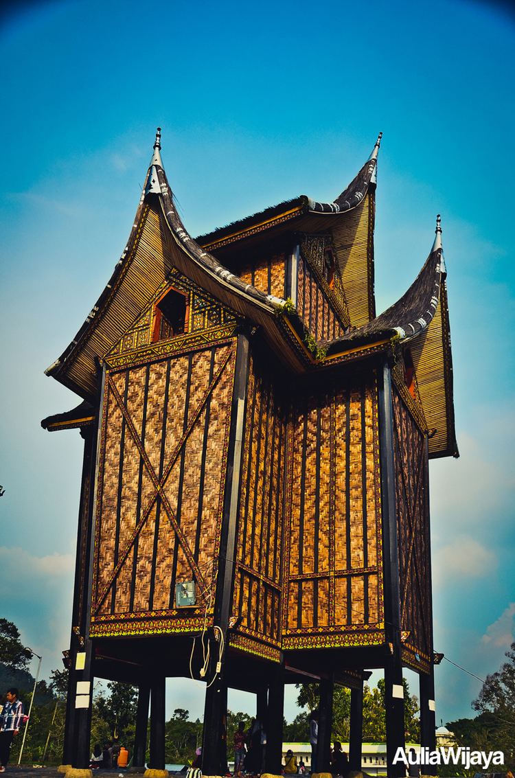 Detail Rumah Gadang Dan Rangkiang Nomer 31