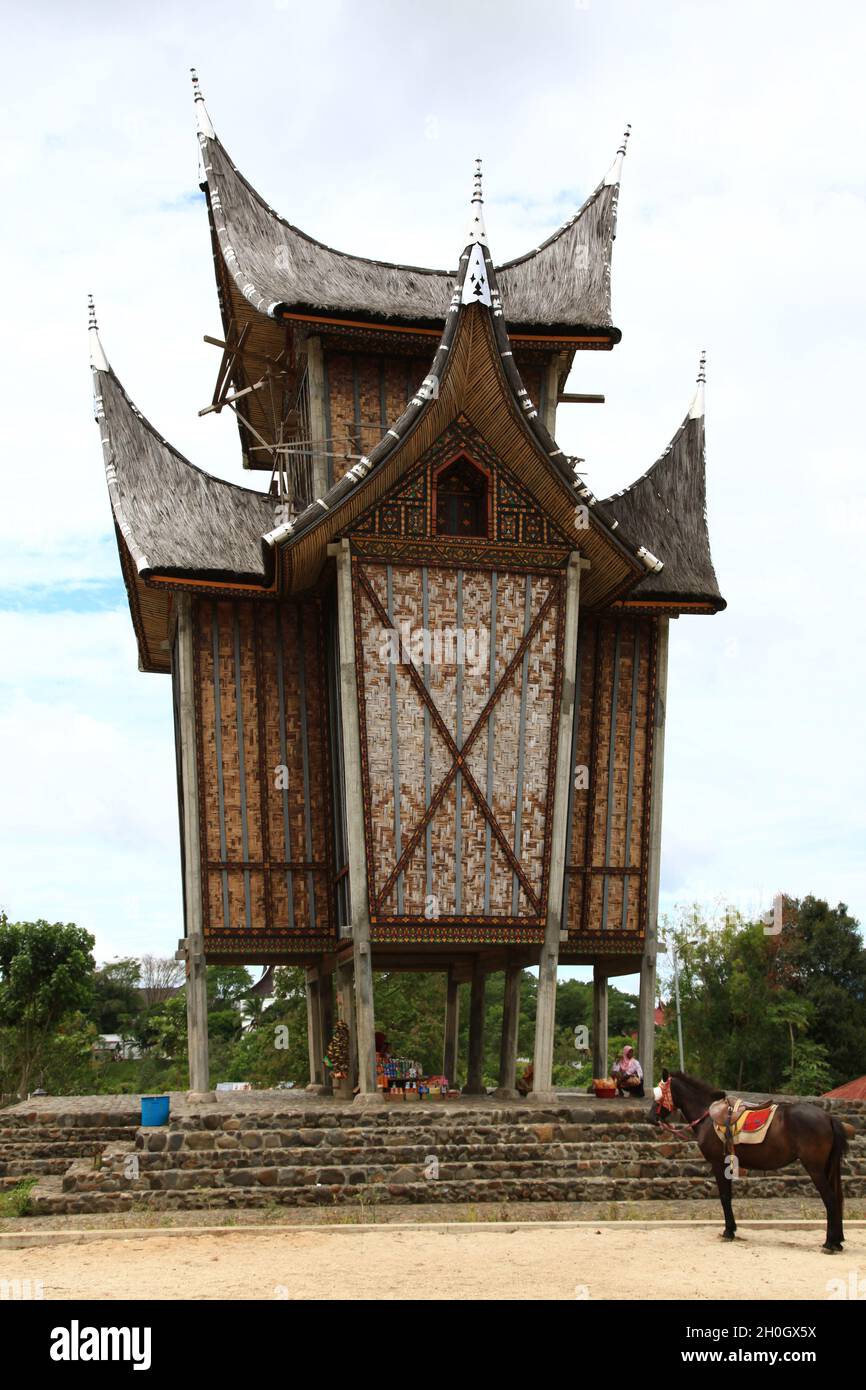 Detail Rumah Gadang Dan Rangkiang Nomer 37