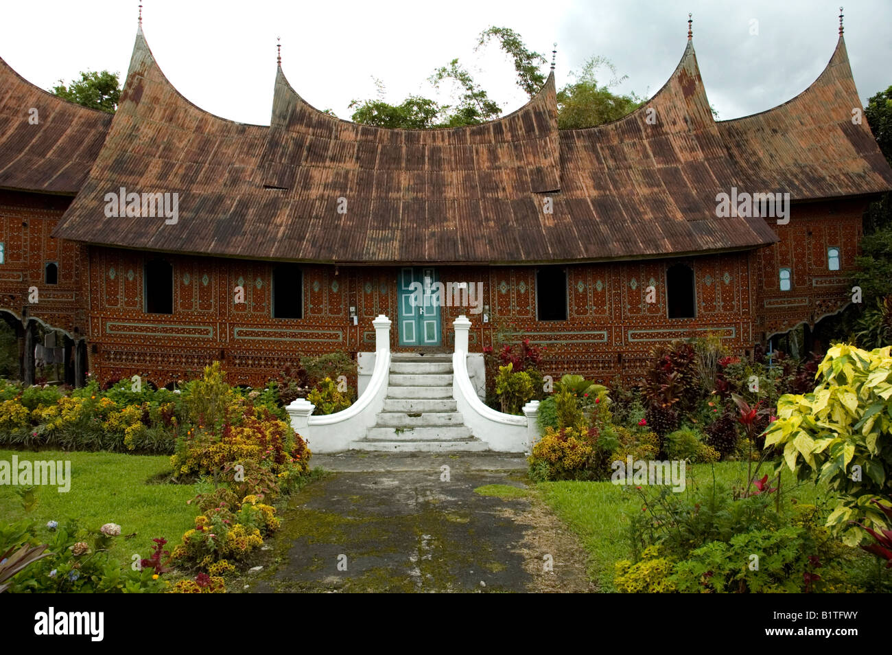 Detail Rumah Gadang Dan Rangkiang Nomer 43