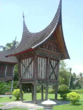 Detail Rumah Gadang Dan Rangkiang Nomer 45