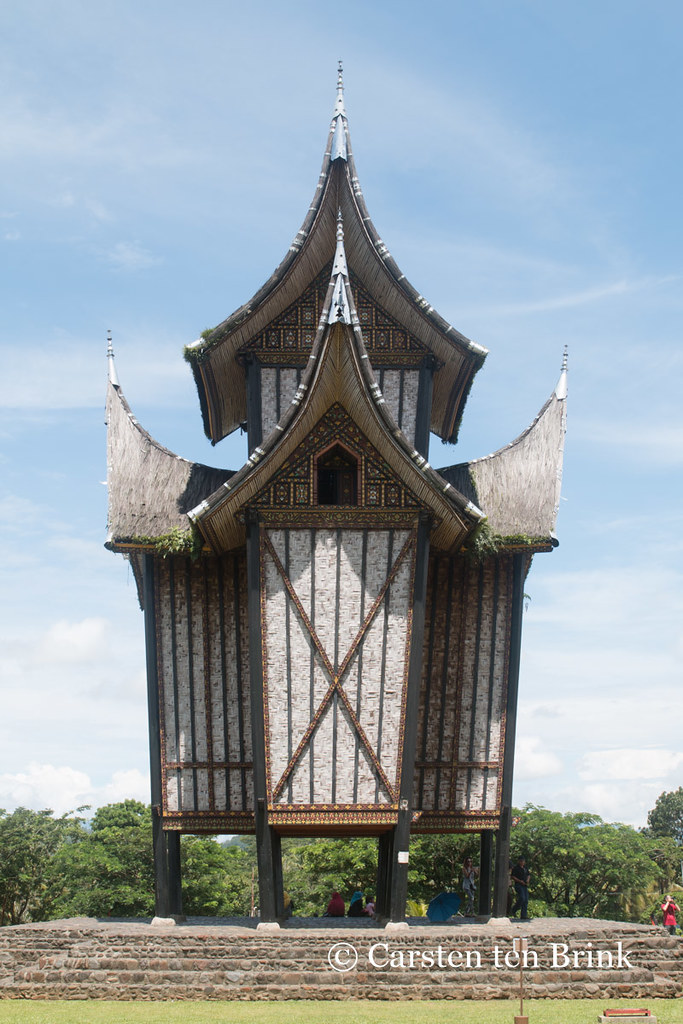 Detail Rumah Gadang Dan Rangkiang Nomer 46