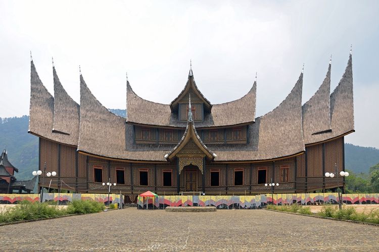 Detail Rumah Gadang Dan Rangkiang Nomer 7