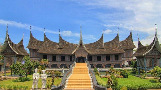 Detail Rumah Gadang Mande Rubiah Nomer 36