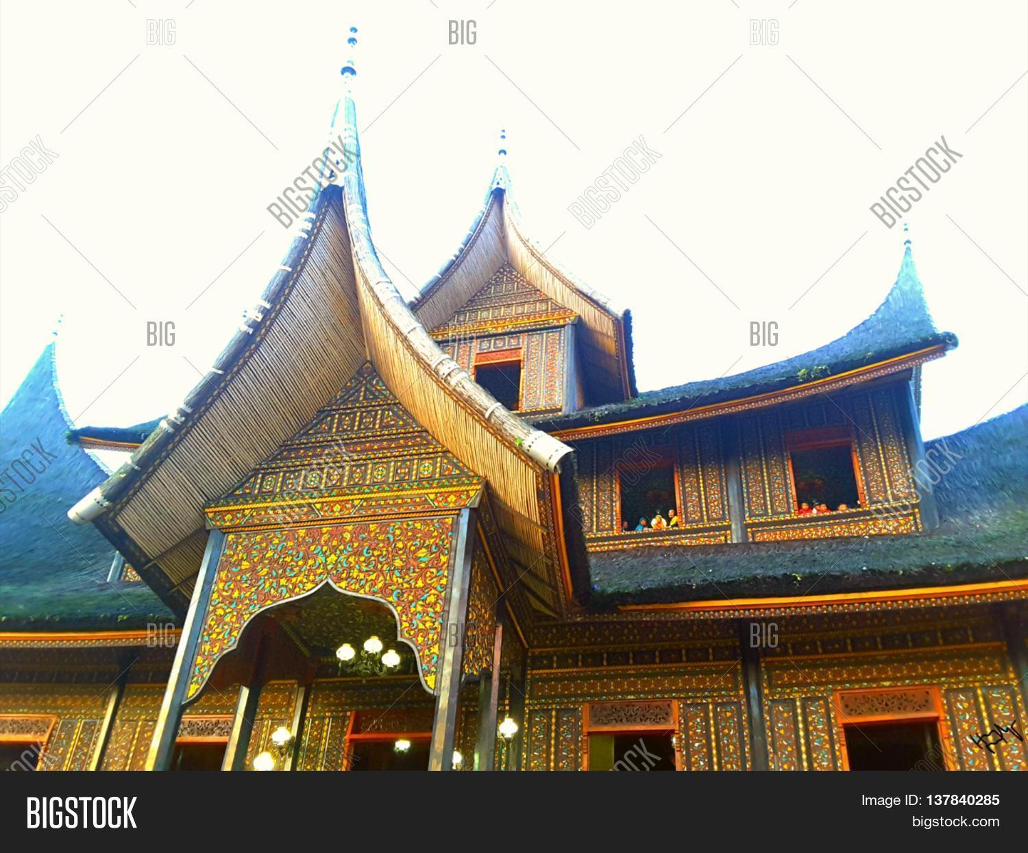 Detail Rumah Gadang Pagaruyung Nomer 31