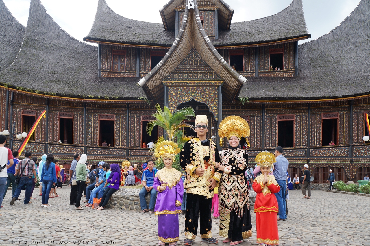 Detail Rumah Gadang Pagaruyung Nomer 50