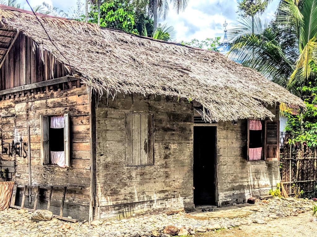 Rumah Gubuk Reot - KibrisPDR