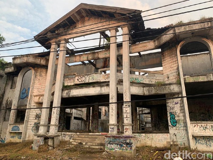 Rumah Hantu Darmo Di Surabaya - KibrisPDR