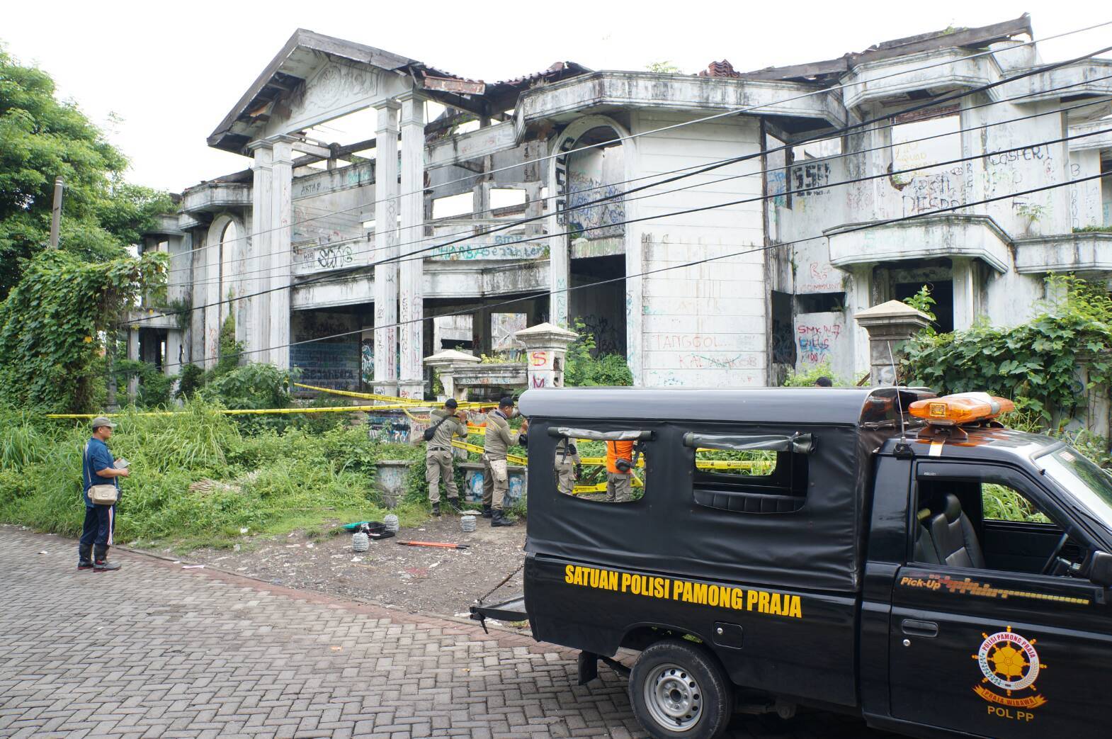 Detail Rumah Hantu Darmo Di Surabaya Nomer 11