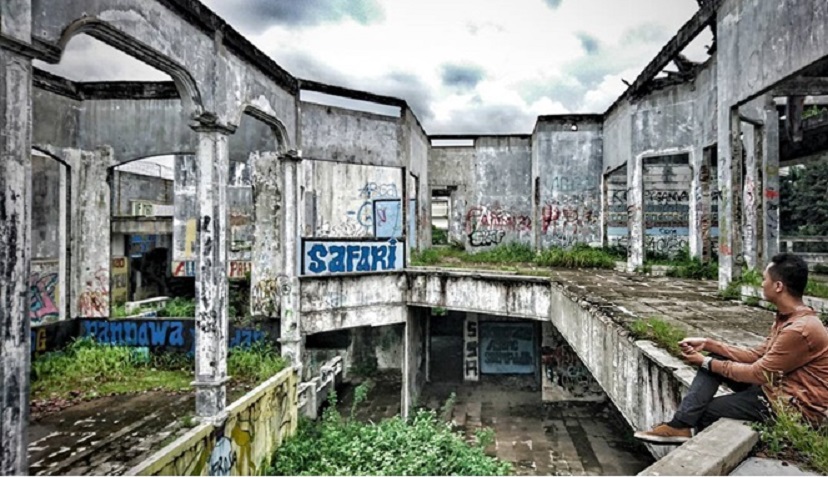 Detail Rumah Hantu Darmo Di Surabaya Nomer 16
