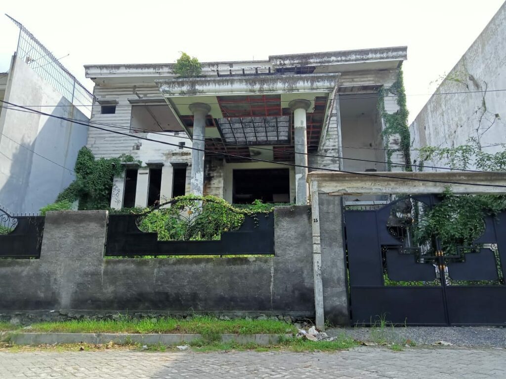 Detail Rumah Hantu Darmo Di Surabaya Nomer 24