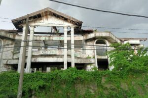 Detail Rumah Hantu Darmo Di Surabaya Nomer 26
