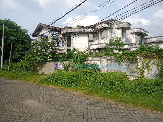 Detail Rumah Hantu Darmo Di Surabaya Nomer 32