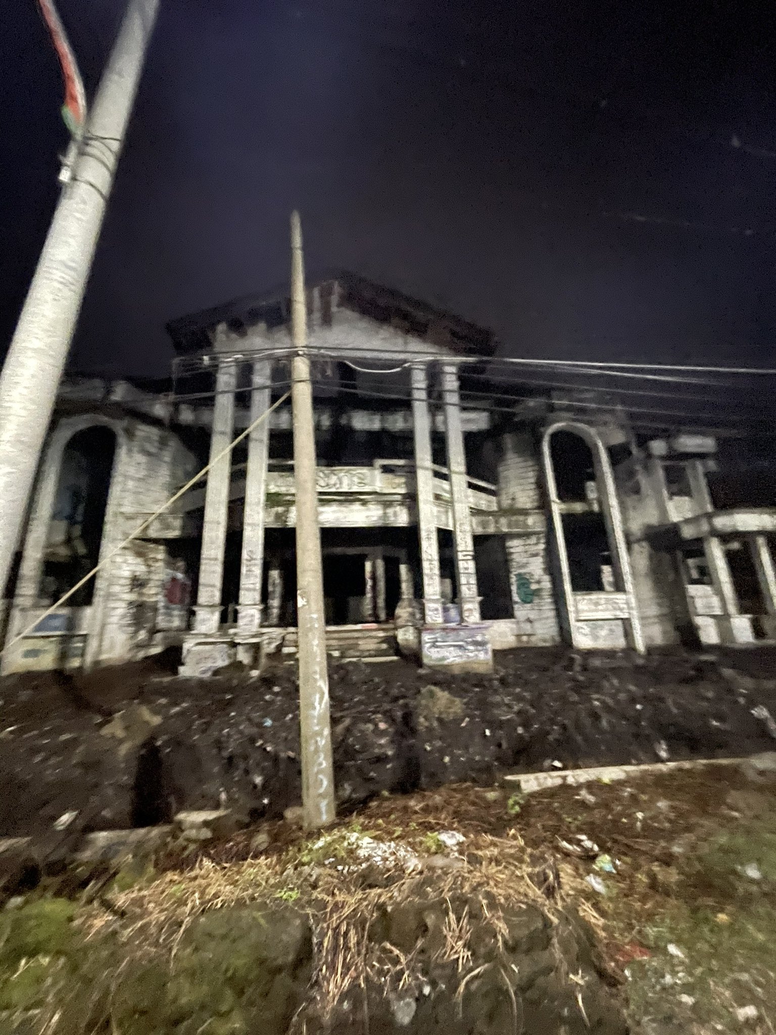 Detail Rumah Hantu Darmo Di Surabaya Nomer 38