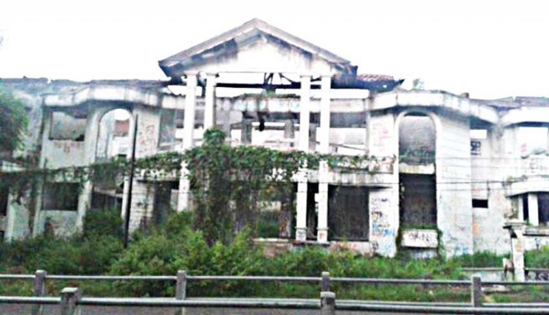 Detail Rumah Hantu Darmo Di Surabaya Nomer 41