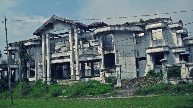 Detail Rumah Hantu Darmo Sebelum Rusak Nomer 2