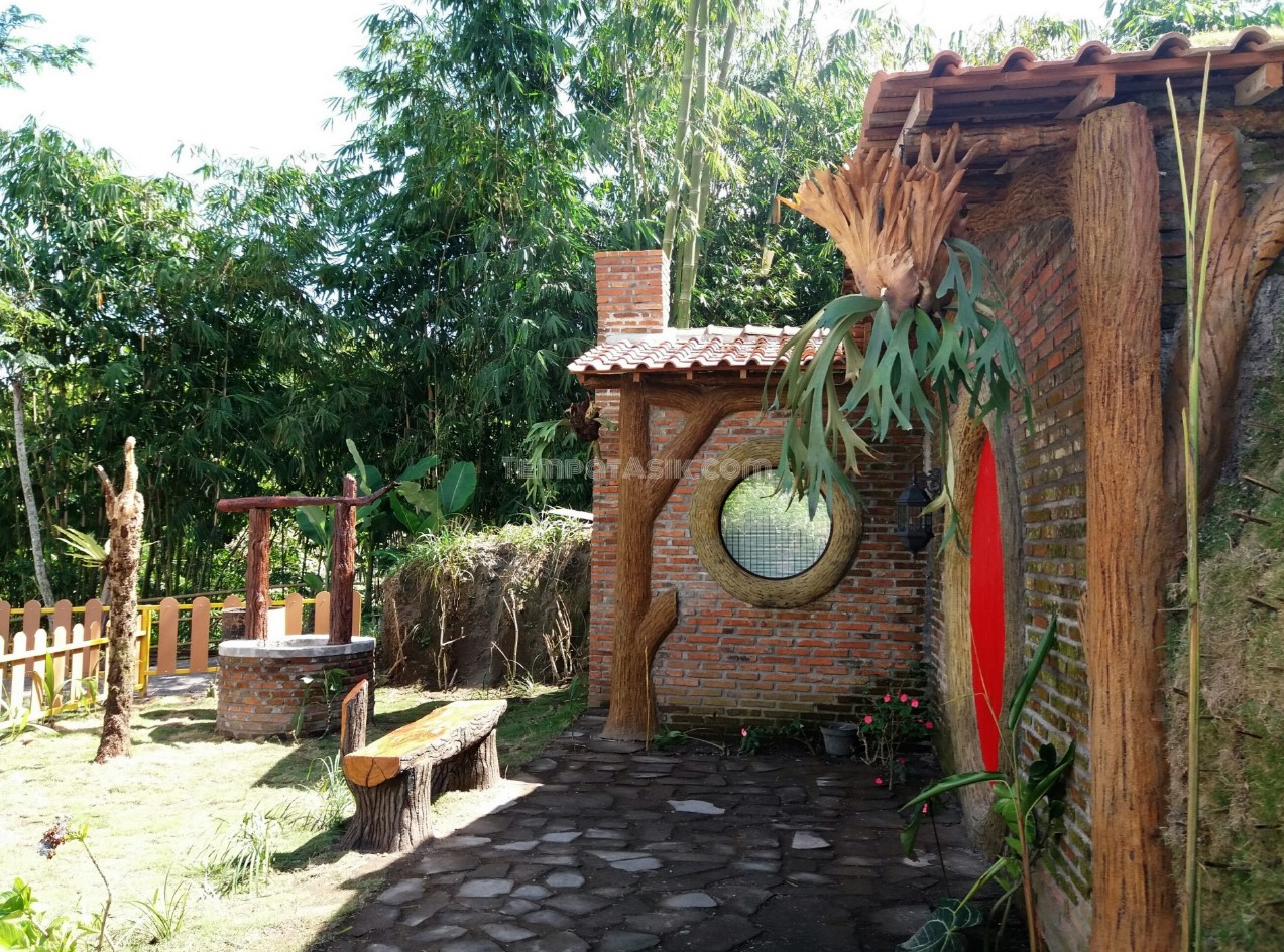 Detail Rumah Hobbit Kaliurang Nomer 22