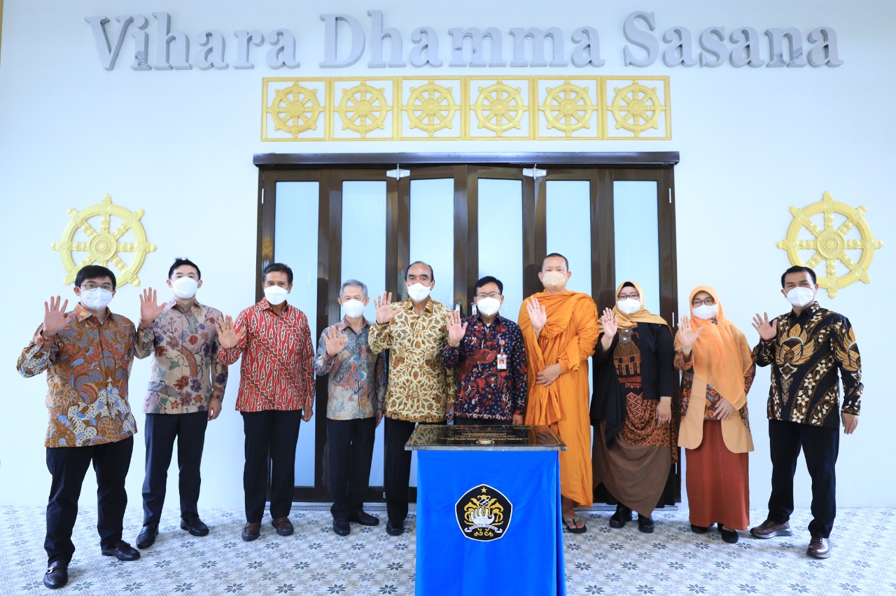 Detail Rumah Ibadah Agama Nomer 56