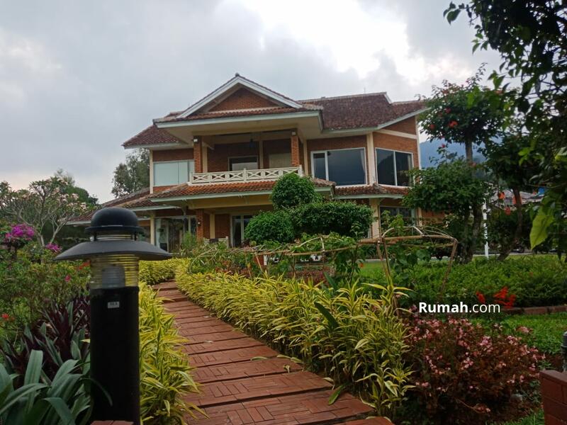 Detail Villa Di Bogor Dengan Pemandangan Indah Nomer 44