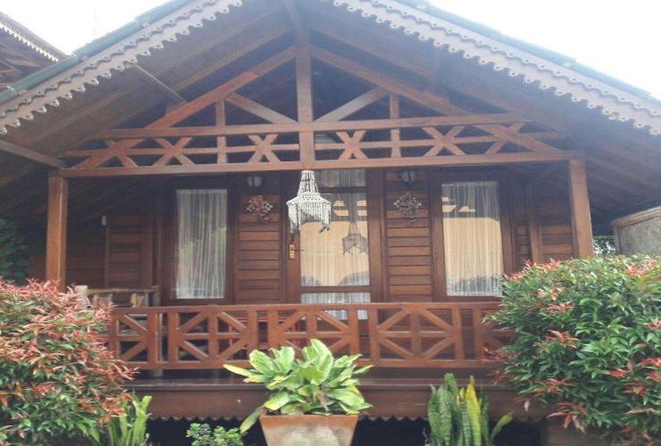 Detail Villa Rumah Kayu Nomer 17