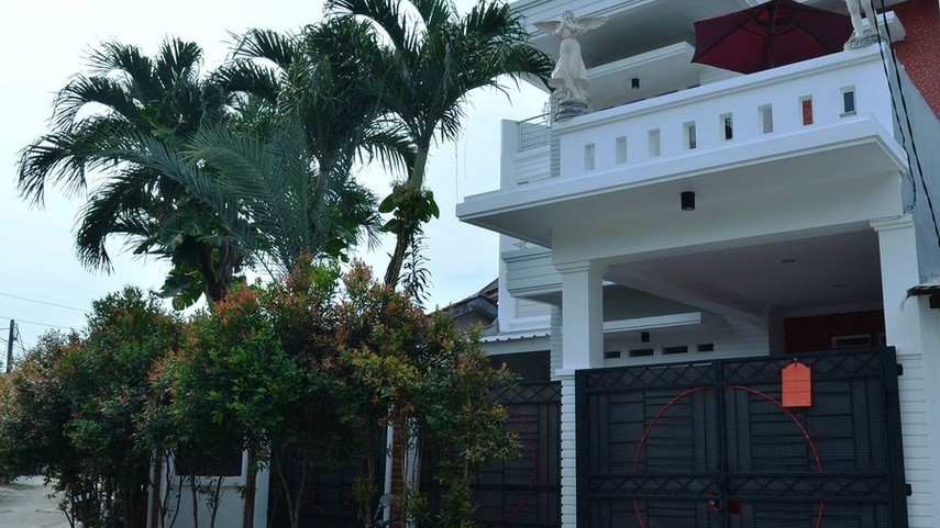 Detail Rumah Jeremy Teti Nomer 6