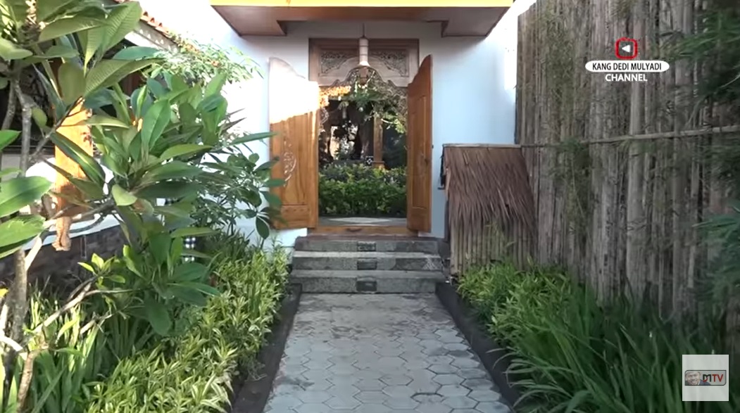 Rumah Kang Dedi Mulyadi - KibrisPDR