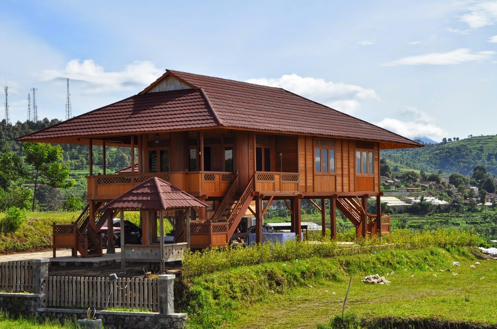 Detail Rumah Kayu Bertingkat Nomer 10