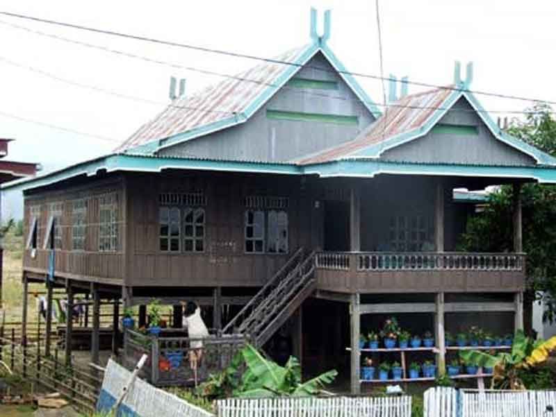 Detail Rumah Kayu Bugis Nomer 16