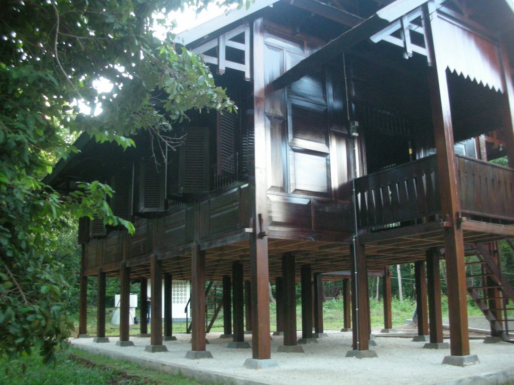 Detail Rumah Kayu Bugis Nomer 33