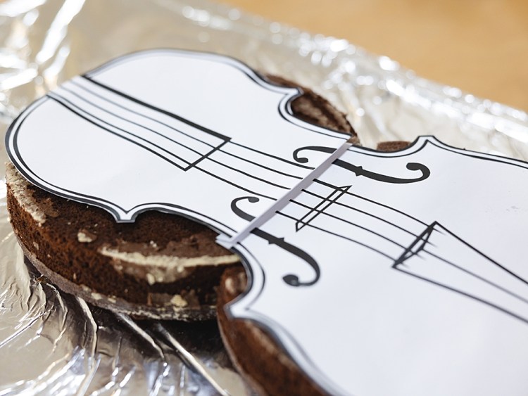 Violin Cake Pan - KibrisPDR