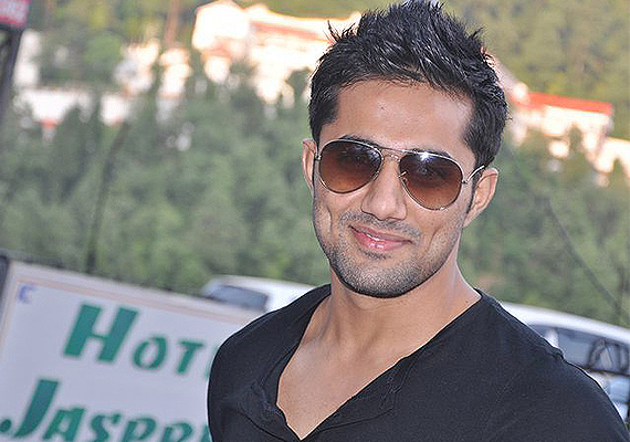 Detail Vishal Karwal Nomer 24