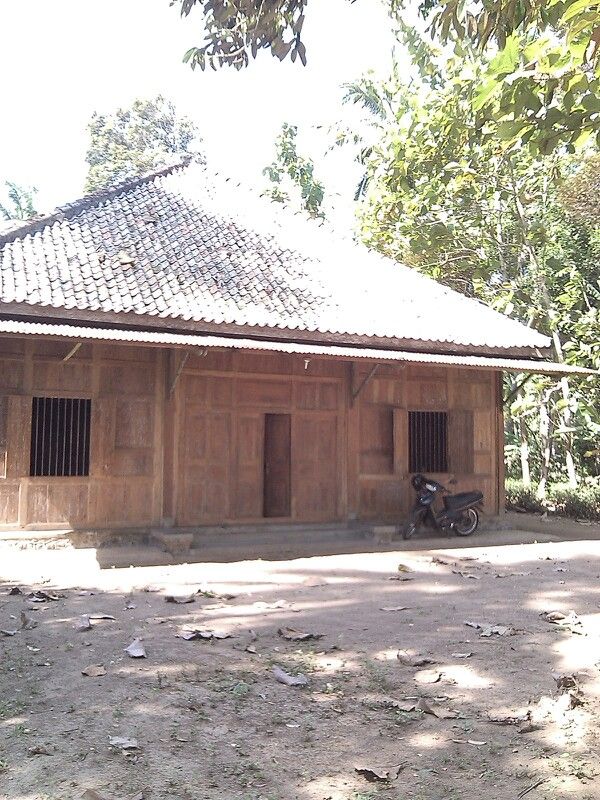 Rumah Kayu Limasan - KibrisPDR