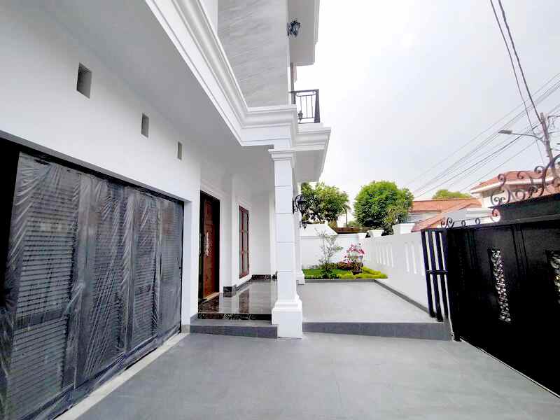 Detail Rumah Kebayoran Baru Nomer 40