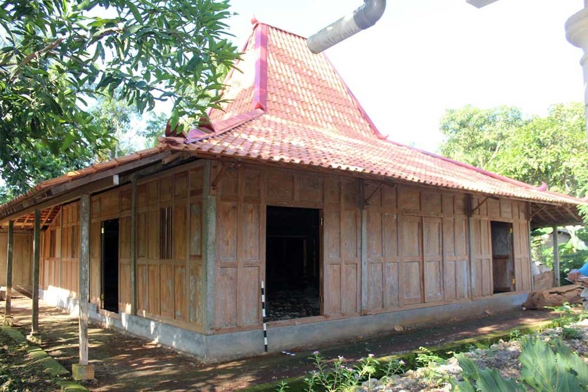 Detail Rumah Khas Jawa Timur Nomer 18