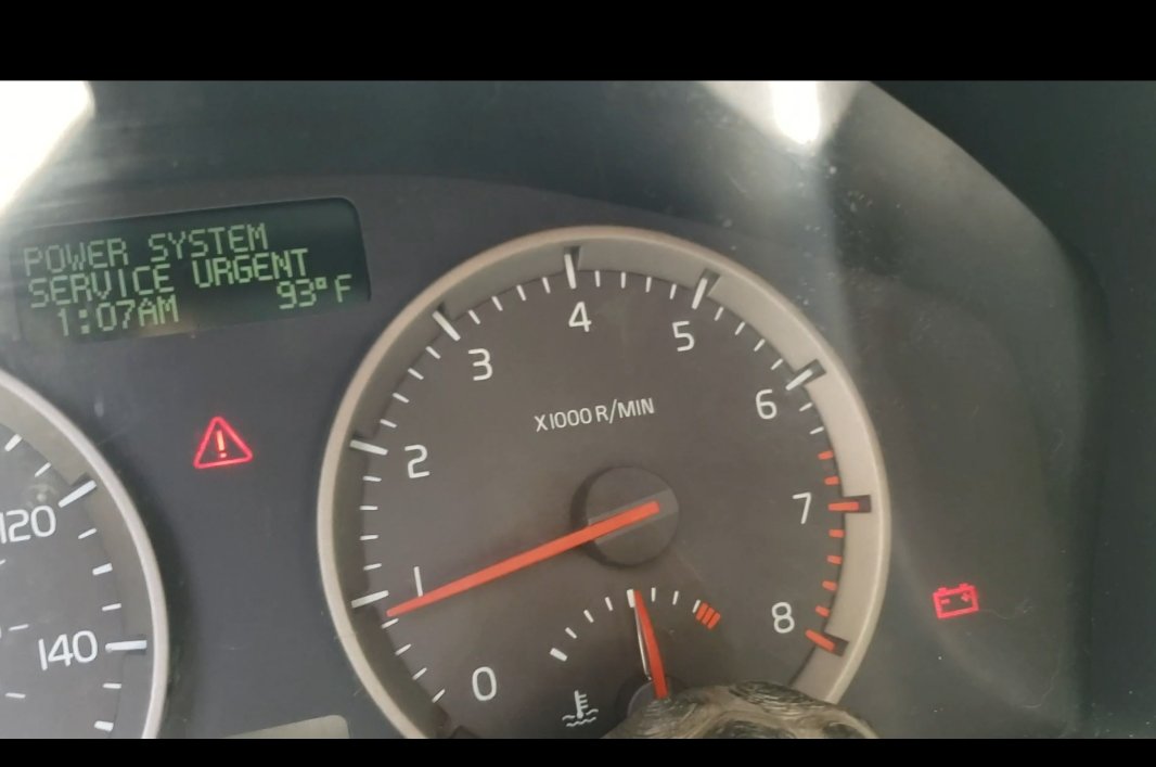 Detail Volvo Red Triangle With Exclamation Point Nomer 4